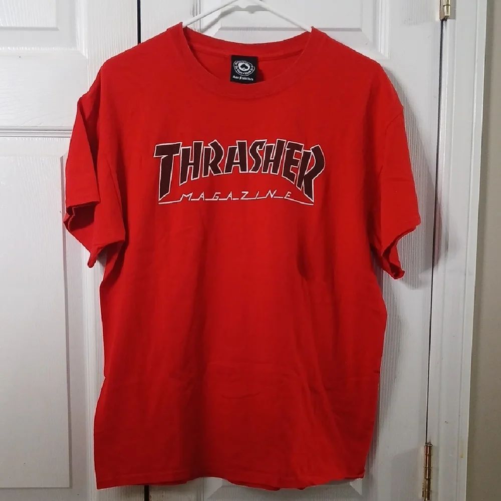Thrasher Magazine Red Men's T-Shirt skater skateboarding Sz L EUC